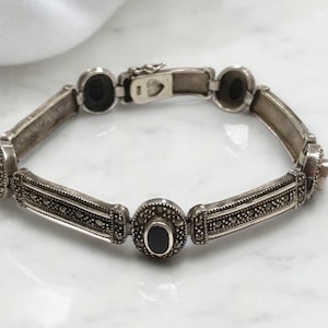 VINTAGE Sterling Silver Onyx Marcasite Unique Link Bracelet