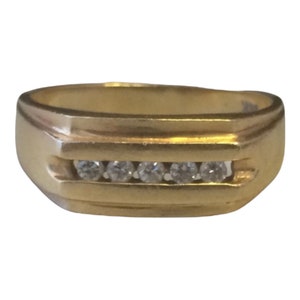 Men&#39;s DESIGNER 14K Yellow Gold .15CTW Diamond Ring Size 11 5.9 Grams