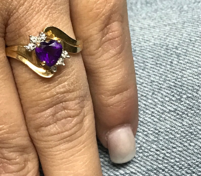 PRETTY 14K Yellow Gold Amethyst and Diamond Heart Ring Size 7.25
