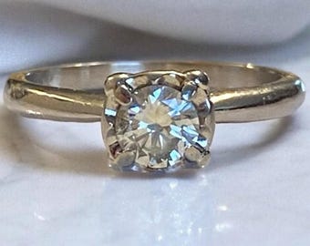 Beautiful Vintage 14K White Gold Round Cut Diamond Solitaire Engagement Ring Size 6.75