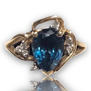 Gorgeous 14K Yellow Gold Pear Shape BLUE TOPAZ and DIAMONDS Ring Size 6