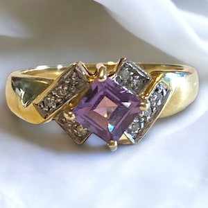 Gorgeous 10k Yellow Gold AMETHYST and DIAMOND Ring Size 6!