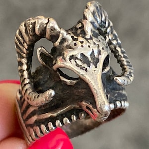 Stunning Vintage 925 Sterling Silver Rams Head Ring Greek Aries Size 6.75