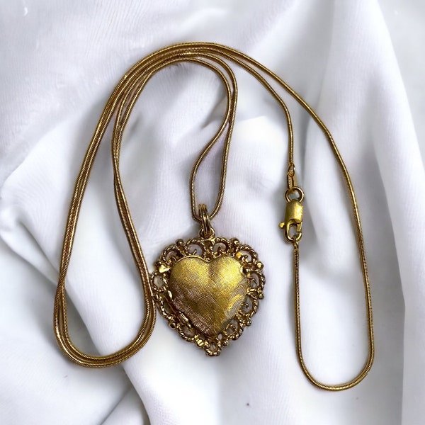 GORGEOUS Vintage 14k Yellow Gold Filagree Heart Locket Snake Chain Necklace!