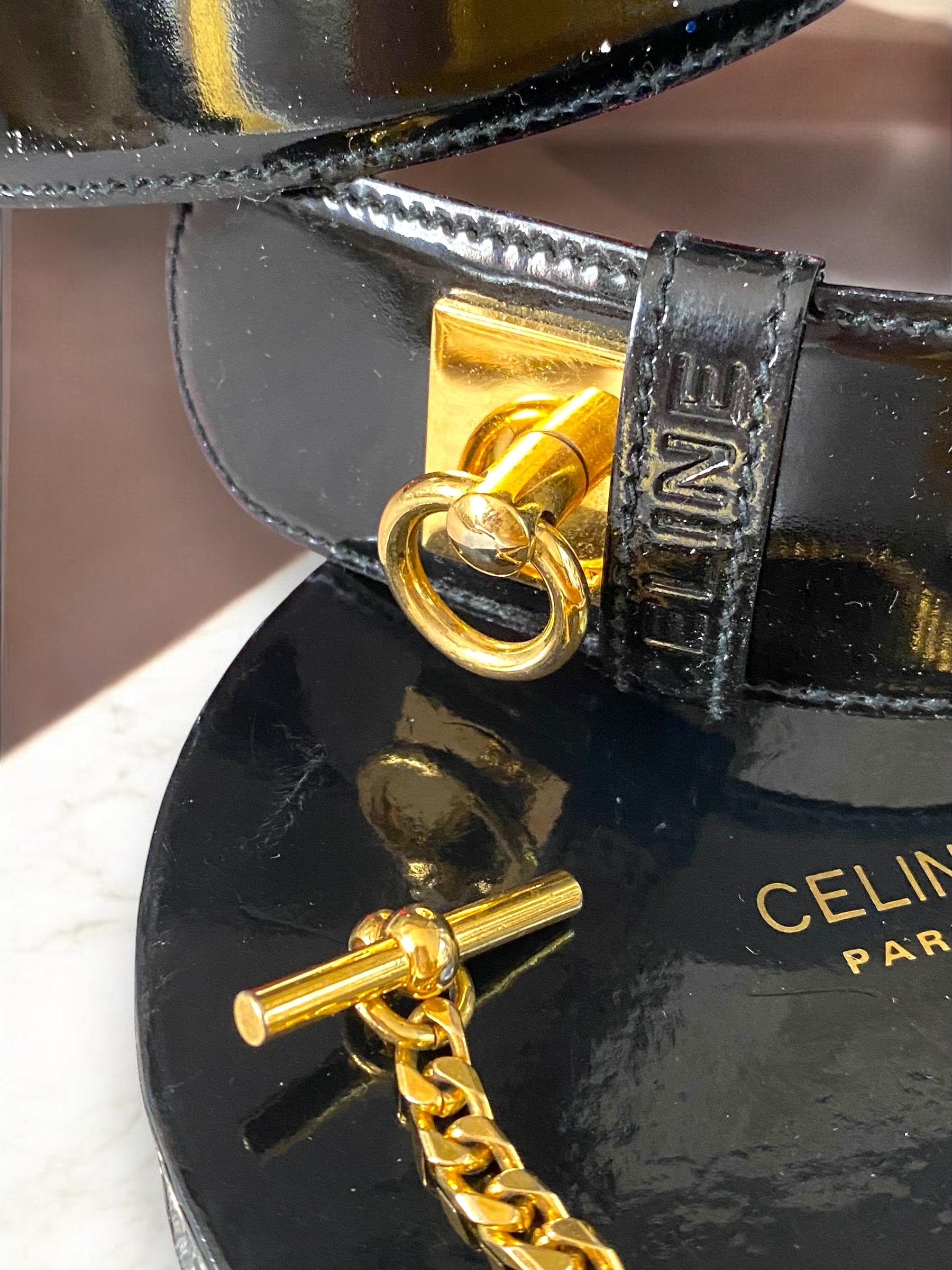 美品CELINE セリーヌ　ブラック　ベルト　ロゴ　金色の凱旋門クラシックベルト ゴールド（金色）系 CELINE(セリーヌ) ベルト(レディース