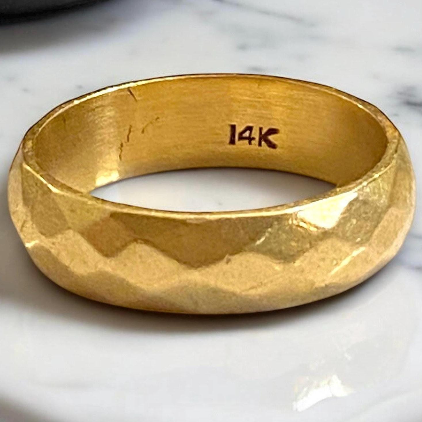 VINTAGE 14K Solid Yellow Gold Faceted 6mm Wide Eternity Band Ring Size 9.5