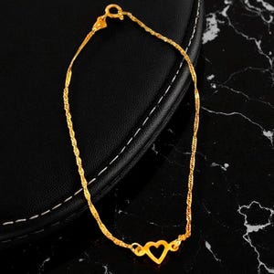 Pretty Vintage 10k Yellow Gold HEART 7” Chain Bracelet!