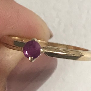 Vintage 14K Yellow Gold Small Ruby Ring Size 7.5 - Etsy