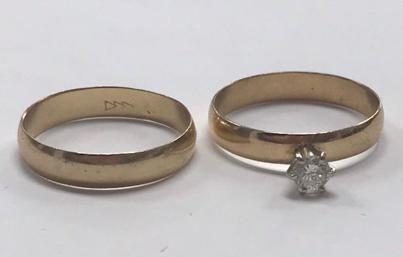 Vintage 10k Gold 1/4 Ct Diamond Wedding Band Enga… - image 5