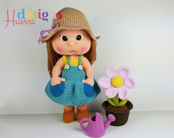 Mia the Gardener Girl - CROCHET Vintage Toy PATTERN