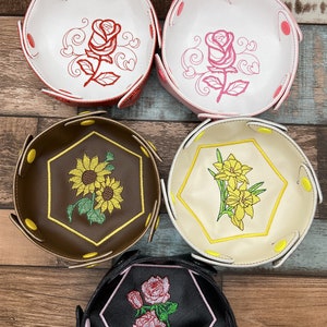 Floral Embroidery Vinyl Snap Tray: Collapsible Catch-All Bowl