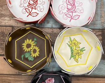 Floral Embroidery Vinyl Snap Tray: Collapsible Catch-All Bowl