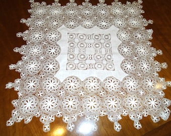 Antique Tenerife Lace Table Centerpiece, Handmade Needle Lace, combination of drawn work and Tenerife lace. (25"x25")