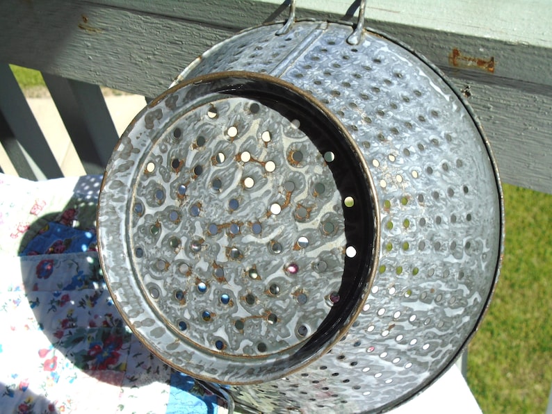 Graniteware Colander 10