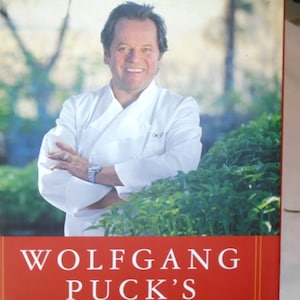 Wolfgang Puck&#39;s, Pizza, Pasta&#39; and More! America&#39;s favorite foods, a spectacular collection of soups, salads, pizzas, and pastas.
