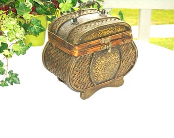 Jewelry Trinket Treasure Box Wood Wicker Rattan Hinged Lid w/ Metal Top Handle.