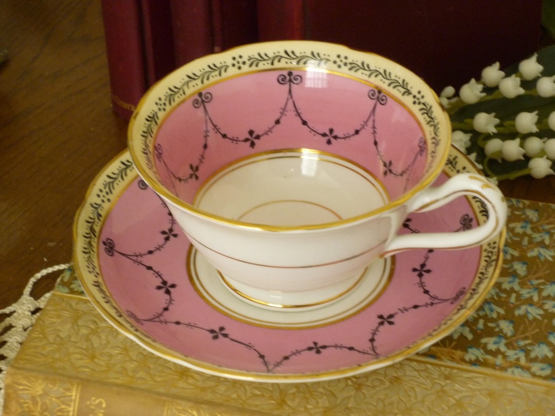 Grosvenor Ye Old English Tea Cup Set. Jackson & Gosling, Stunning