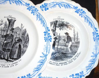Plaque parlante, transfert Creil Et Montreau français. Années 1800 à La Campagne. Une assiette ancienne, bord festonné, bordure moulée polychrome.