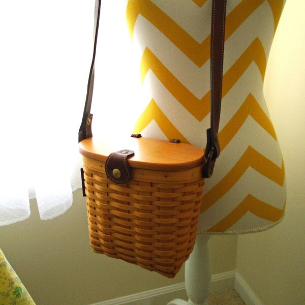 Longaberger Basket Purse, Retired Longaberger Basket Handwoven Purse with Clear Liner Measures 9-5/8" x 6" x 7-1/4"