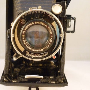 Voigtlander-Braunschweig BESSA Bellows Camera Anastigmat Voigtar 1:4.5 F=11cm,  Nr2242833.  Ca.1937-1942.