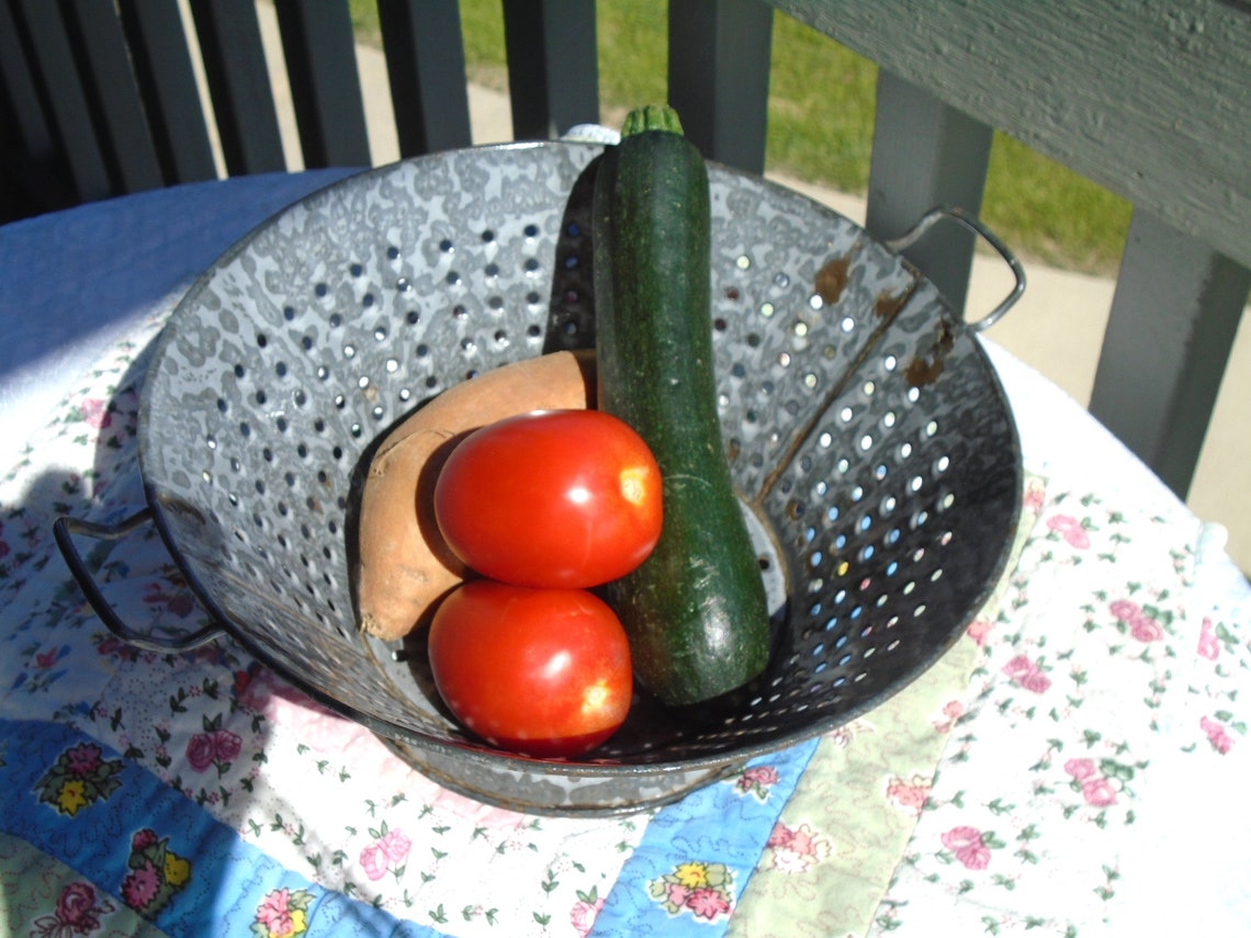 Graniteware Colander 10