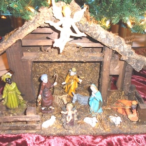 Fontanini, Nativity Stable and 12 Nativity Figurines, Holy Night. Italy Depose, Beautiful 12 pc. Hand Painted, Complete Set, Hard to Find