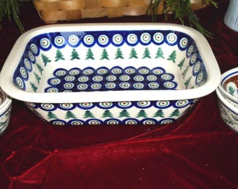 Boleslawiec, rechthoekige ovenschaal van 9,75 x 7 inch. Braadpan, Zaklady Ceramicze. Evergreens, blauwe achtergrond met cirkels, nieuw.