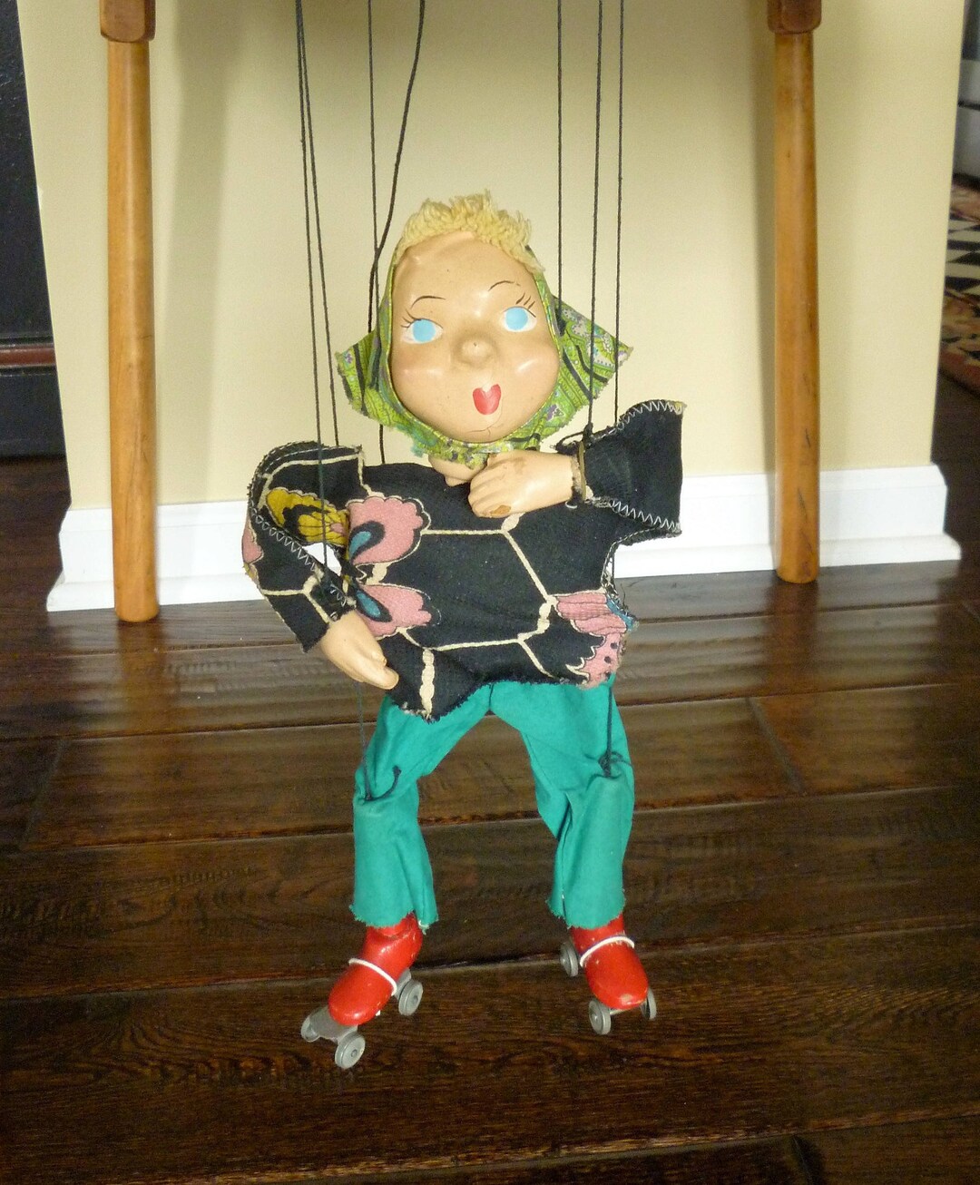 Roller Puppet Roller Skating