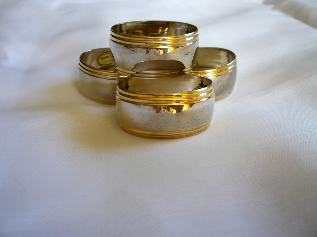 Napkin Rings 4 Silver Plate Oval Rings New in Box. Original Sticker