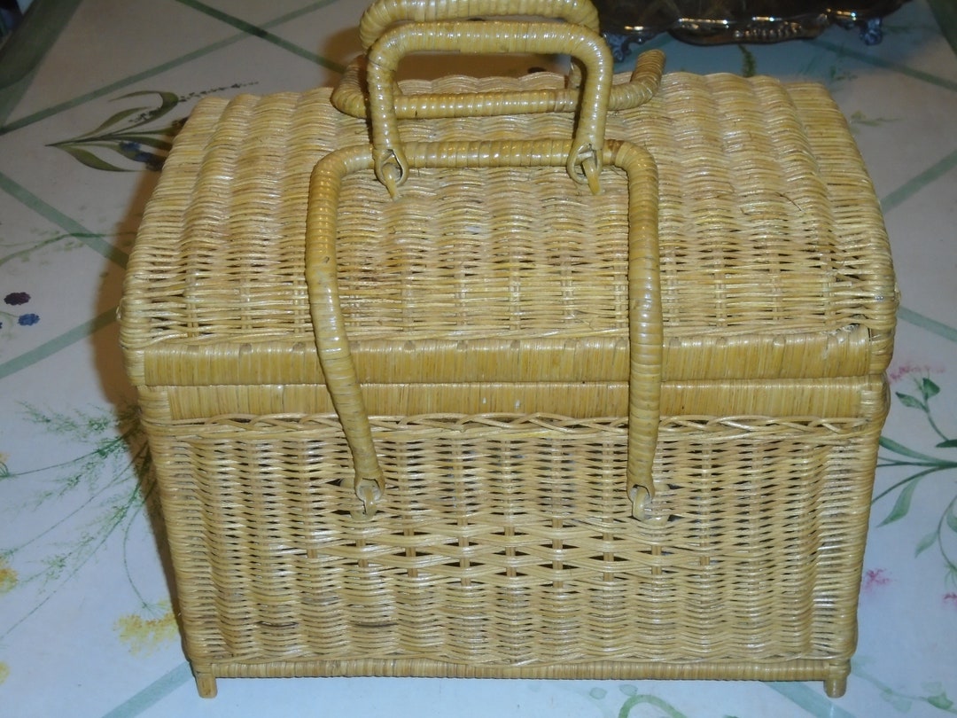 Large Woven Picnic Basket Double Locking Handle. 13.5h. Etsy
