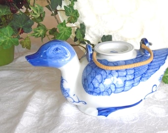 DUCK shaped Teapot, Delightful Blue and White Duck. Ceramic, Hand Painted, White and Blue, 8.25" Length, 4.25" Height. Made in China