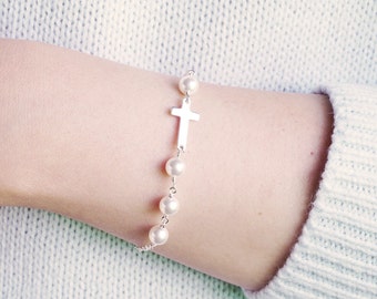 Dainty Pearl Cross Charm Bracelet: elegant white pearls, minimal everyday, daughter confirmation gift, first communion sponsor, bridesmaid