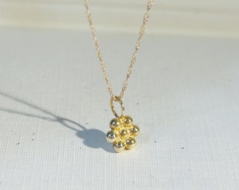 Golden Daisy gold necklace, 14k solid gold chain, flower necklace, gold daisy pendant, 14k gold charm necklace, gift for her