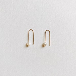 PEARL threader earrings, U threader, fresh water pearl, 14k gold filled earring, minimalist gold sleeper, mini pearl line threader earrings