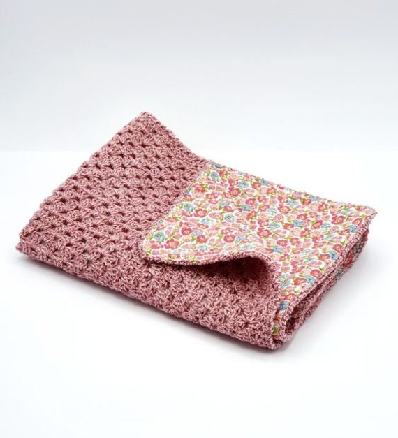 Couverture Crochet Pour Bébé Laine Rose Pailletée Doublée en Tissu Coton Fleuri
