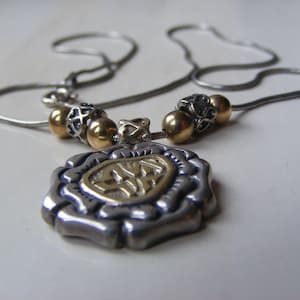 Vintage Sterling Silber 925 Halskette mit Gold auf Silber Ball Perlen & Silber Designer Signiert Israel Script Anhänger Anhänger Halskette 17 &quot;