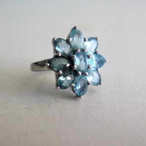 Ring Vintage 4.6g Solid Sterling Silver 925 Prong Set Faceted Pear & Round Shaped Blue Topaz Gemstone Cluster Size UK M.5 - US 6.5