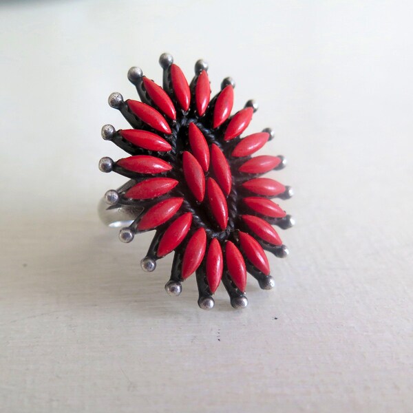 Vintage 6,3g Prata Esterlina Sólida 925 Zuni Petit Point Flor Design Natural Coral Vermelho Pedra Preciosa Anel Tamanho Reino Unido O - EUA 7