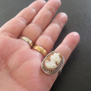 Ring Old Vintage Solid Sterling Silver 925 Designer Signed JG Prong Set Rectangular Carved Cameo Lady Size UK Q. 5 - US 8.25