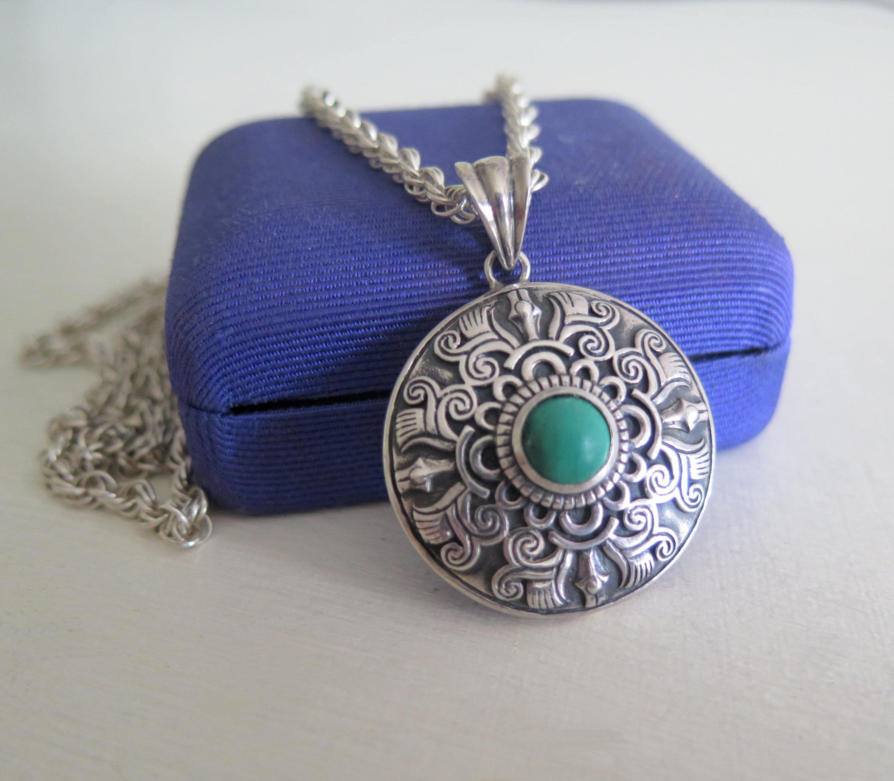 Vintage 25.8g Sterling Silver British Hallmark Rope Chain & Solid Silver 925 Natural Turquoise Gemstone Aztec Design  Pendant Necklace 28"