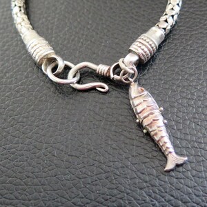 Vintage Popcorn Bracelet with Articulated Fish Charm Chunky 15.3g Sterling Silver 925 Hook & Loop Clasp 7.5 Inches image 4