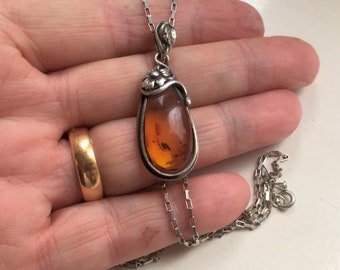 Honey Amber Sterling Silver Frog Pendant Rolo Chain 18 Honey Amber Sterling Silver Frog Pendant Rolo Chain 18