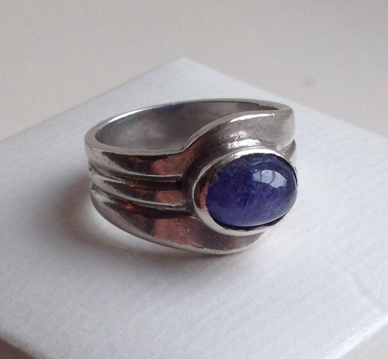 Solid Sterling Silver Grooved Bezel Set Oval Natural Blue Tanzanite Gemstone Ring Size UK L.5 US 6