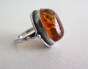 Vintage Heavy Polish Hallmark Solid Sterling Silver Art Nouveau Style Bezel Set Natural Baltic Amber Gemstone Ring Size UK P - US 7.75