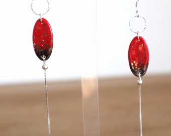 Boucles d'oreilles rouges en porcelaine