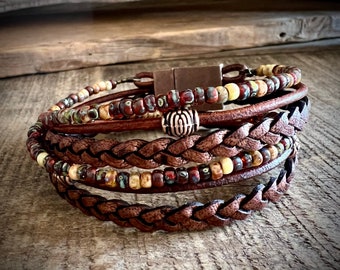 Bracciale avvolgente in pelle Boho: perline Miyuki, chiusura magnetica
