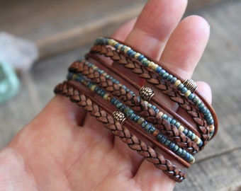 Bracciale avvolgente in pelle intrecciata: bracciale boho con perline Miyuki