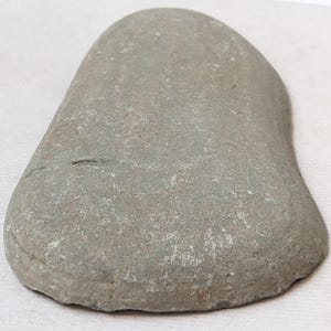 Lake Ontario Beach Stone: Flat Bottom, Large Grey Rock for Painting (110mm)