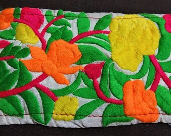 Indian Lace, Broad Trim, Sari Border, Embroidered Fabric Lace, Decorative Lace, Indian Ribbon, Scrapbook Embellishment - 1 Yard