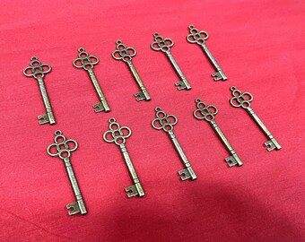 Key Charms, Antique Brass Tone Metal Key Charm Pendants, Indian Charms, Craft Supplies, Vintage Style Keys, Crafts & DIY Projects - 10 count